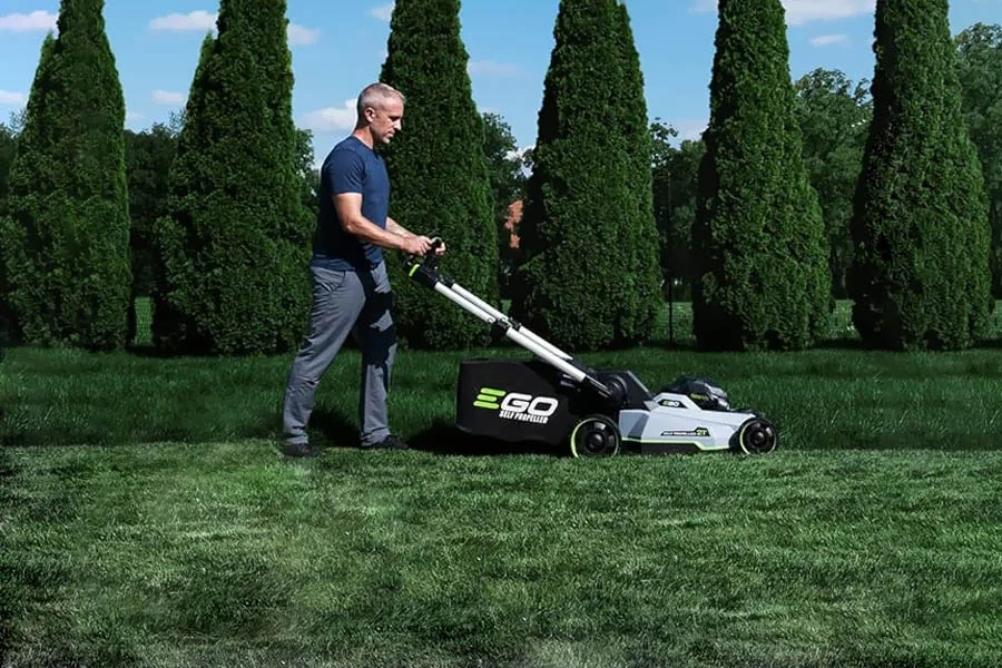 battery self propelled lawn mowers